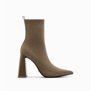 Elegant Brown Ankle Boots